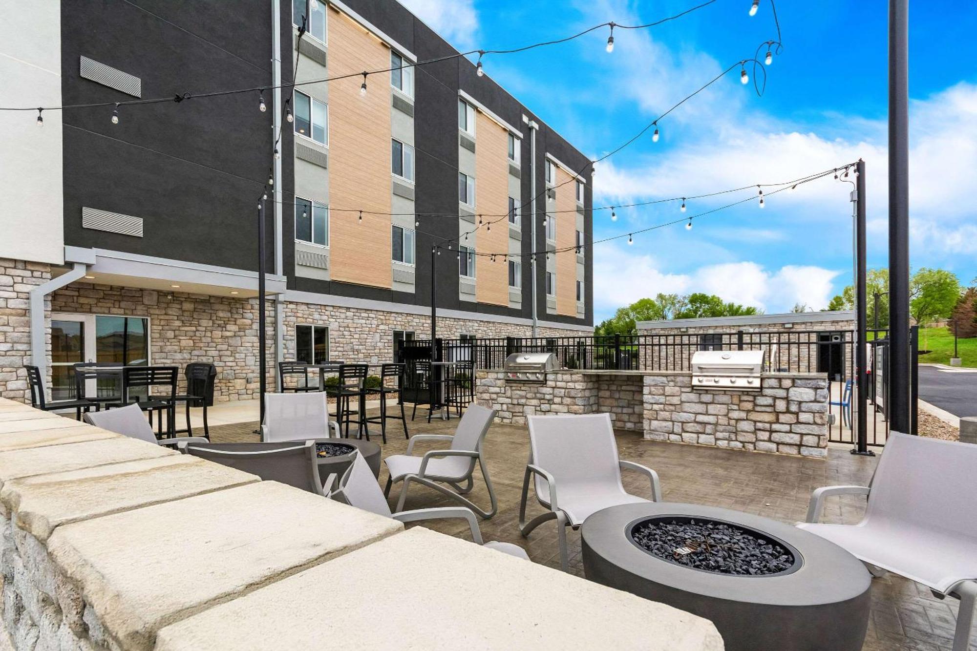 Everhome Suites Lexington - Horse Park 외부 사진